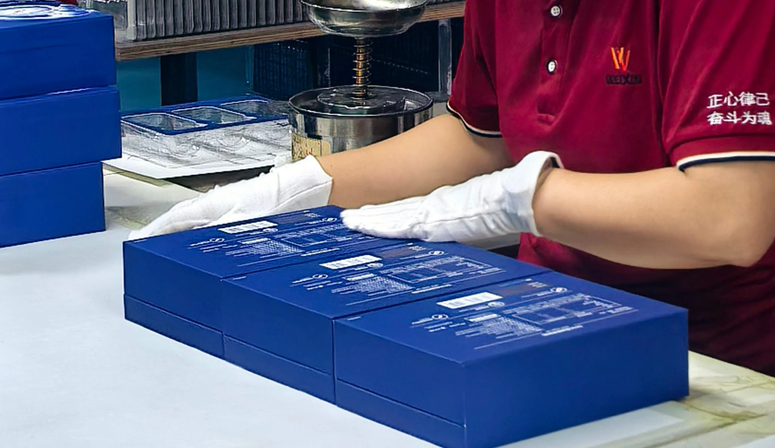Final quality control inspection of custom rigid boxes before packing at WEIXIN GROUP
